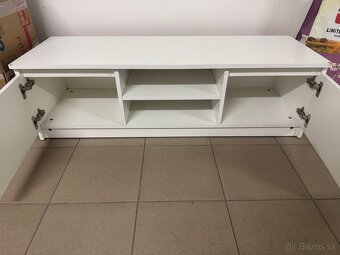 Skrinka pod TV. - 2