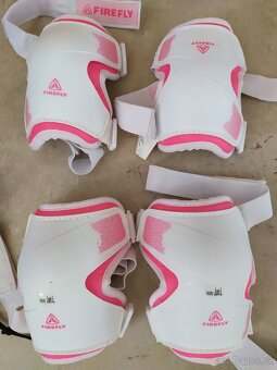 Chrániče a plávacia vesta - 2