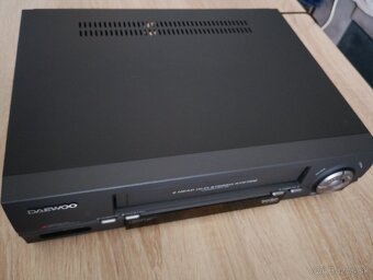 Videorekordér HI-FI stereo Daewoo T-767K - 2