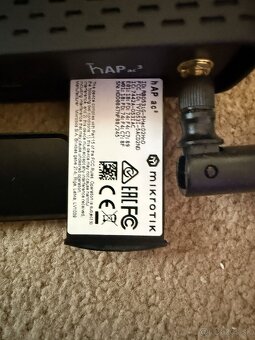 mikrotik HAP AC3 a CAP AC XL - 2
