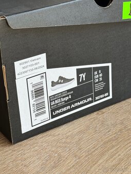 Under Armour BGS Surge 4 - 2