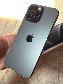 iPhone 15 Pro Max- Čierny titán - 2