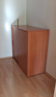 komoda s posuvnými dverami - botník - 2