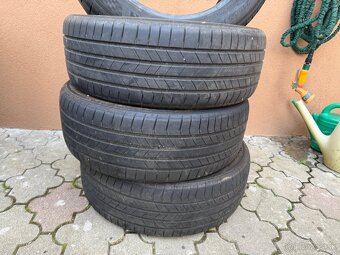 Predám letné pneumatiky Kumho Ecsta PS71 215/55 r18 - 2