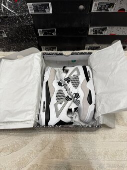 Air Jordan 4 Retro - Military Black - 2