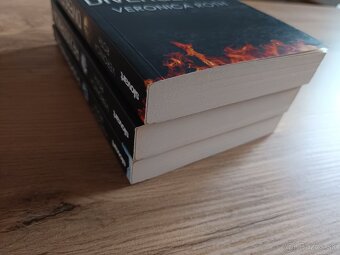 Veronica Roth - séria Divergencia - 2