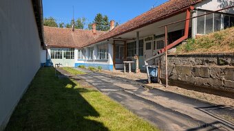 Predám starší dom s krásnym pozemkom - 2