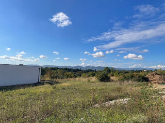 Veľký pozemok 740 m2 s krásnym výhľadom na Karpaty - 2