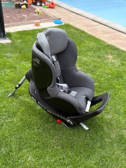 Britax Romer Swingfix M i-Size 9-18 kg - autosedačka - 2