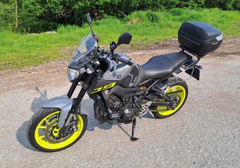 Yamaha MT09 - 2
