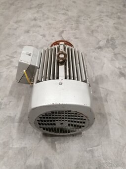 Elektromotor MEZ Mohelnice 2,2kw, 950ot /min 400V - 2