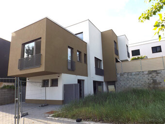 SENEC – SLNEČNÉ JAZERÁ JUH – NA PREDAJ – novostavba 3 izbové - 2