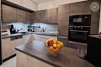 HALO reality - Predaj, trojizbový byt Bratislava Devínska No - 2