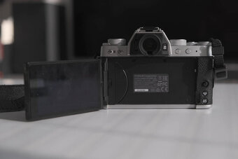 Fujifilm X-T200 - 2
