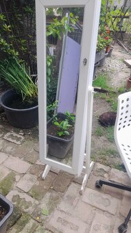 Ikea stolička 25eur, zrkadlová skrinka 25eur - 2
