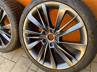 ACAMAR orig.skoda Superb3V 5x112 8j x19 ET 44 VW - 2