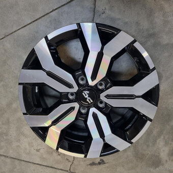Hliníkové Renault disky 5x114,3 R17 6,5J ET50 - 2