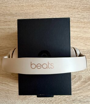 Beats Solo 3 Wireless Satin Gold - 2