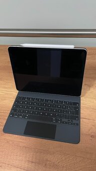 Apple Ipad Pro 11 wi-fi 256GB + pencil + magic keyboard cz - 2