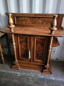 Starožitná skriňa - 2