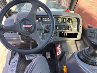 Teleskopický nakladač Manitou - 2