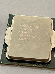 Intel Core i7-12700K - 2