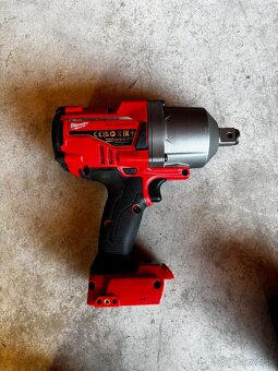 MILWAUKEE M18 AKU RÁZOVÝ UŤAHOVÁK - 2