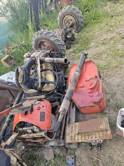 ponúkam staršie diely na zetor - 2