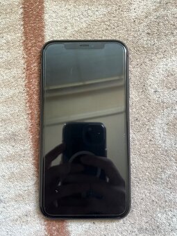 Predám iPhone 11 64GB čierny - 2