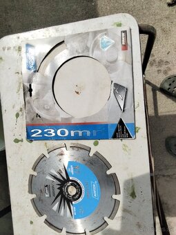 Kotúč na rezanie zámockej dlažby betónu asfaltu 230mm - 2