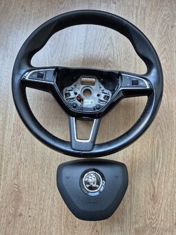 SKODA MULTIFUNKČNÝ VOLANT VYHRIEVANY, PADLAMI DSG A AIRBAGOM - 2