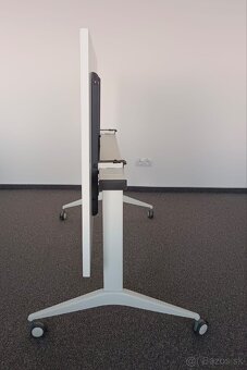 Pisaci stol stohovatelny na kolieskach - 2