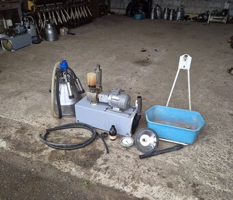 Poľský dojací stroj Alfa-Laval - 2