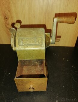 Staré strúhadlo na ceruzky. - 2