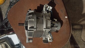 Prredám diely na práčku  Whirpool AW 6316 - 2