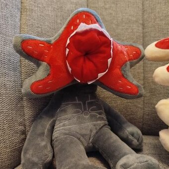 Stranger Things - Demogorgon a Demodog - 2