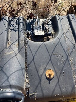 Nádrž Renault midlum - 2