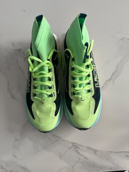 “Hoka Tecton X 3” - 2