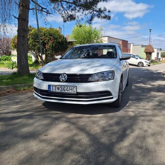 Volkswagen Jetta - 2