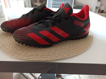 Turfy Adidas Predator - 2