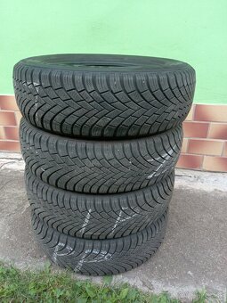 Predam gumy r15 Nexen - 2