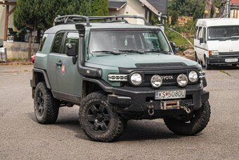 Toyota FJ Cruiser Land - 2