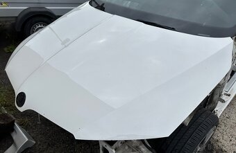 Škoda Octavia 3 predná kapota - 2
