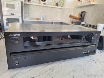 Receicer Onkyo 8-kanálový, repro 3.1 - 2
