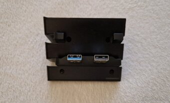 PS4 Pro: USB hub - 2