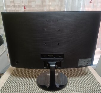 Monitor  LCD  Samsung - 2