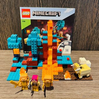 LEGO Minecraft 21168 – Podivný les - 2