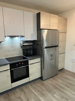 Kuchynská linka so spotrebičmi - 2