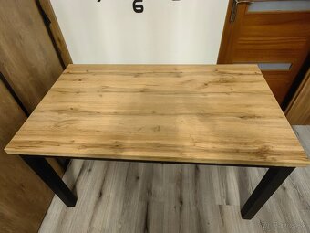 Jedálenský stôl - 2