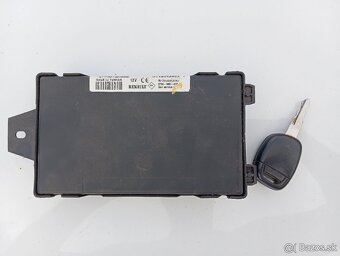riadiaca jednotka centralu s kľúčom Renault Thália rok 2011 - 2